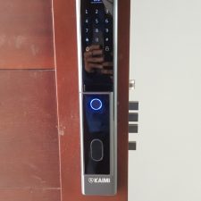 Khoa van tay Kaimi TM109Pro chinh hang